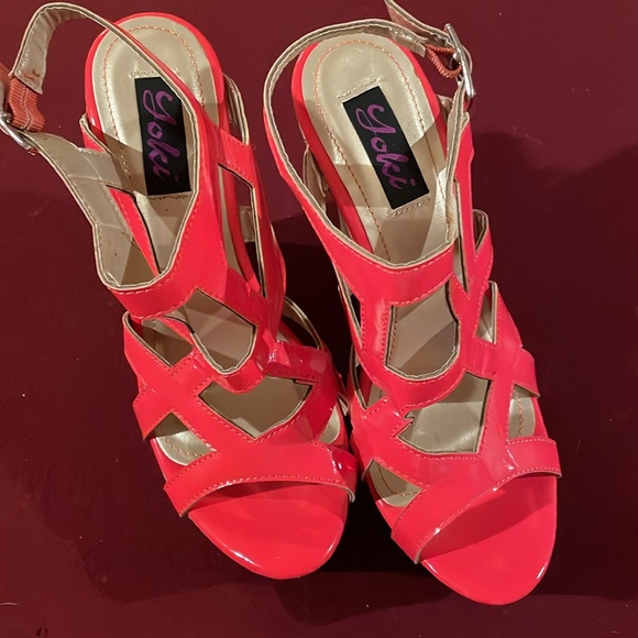 NWOB Bright Orange Yoki Platform Sandals 5 1/2” Cork Heels - Picture 2 of 5